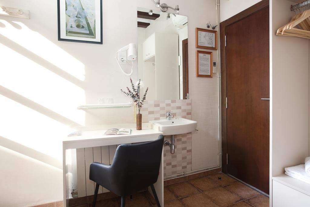 Pension Mariluz Barcelona Rum bild