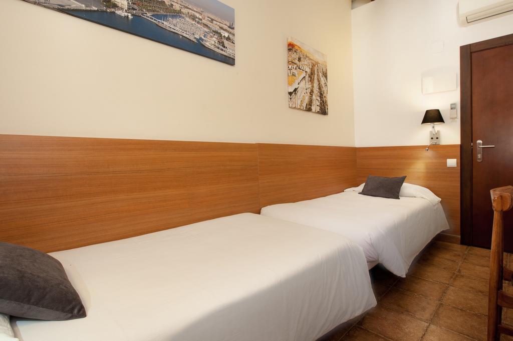 Pension Mariluz Barcelona Rum bild