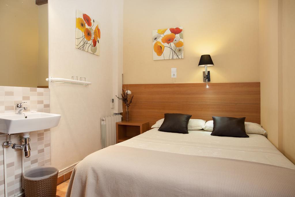 Pension Mariluz Barcelona Rum bild