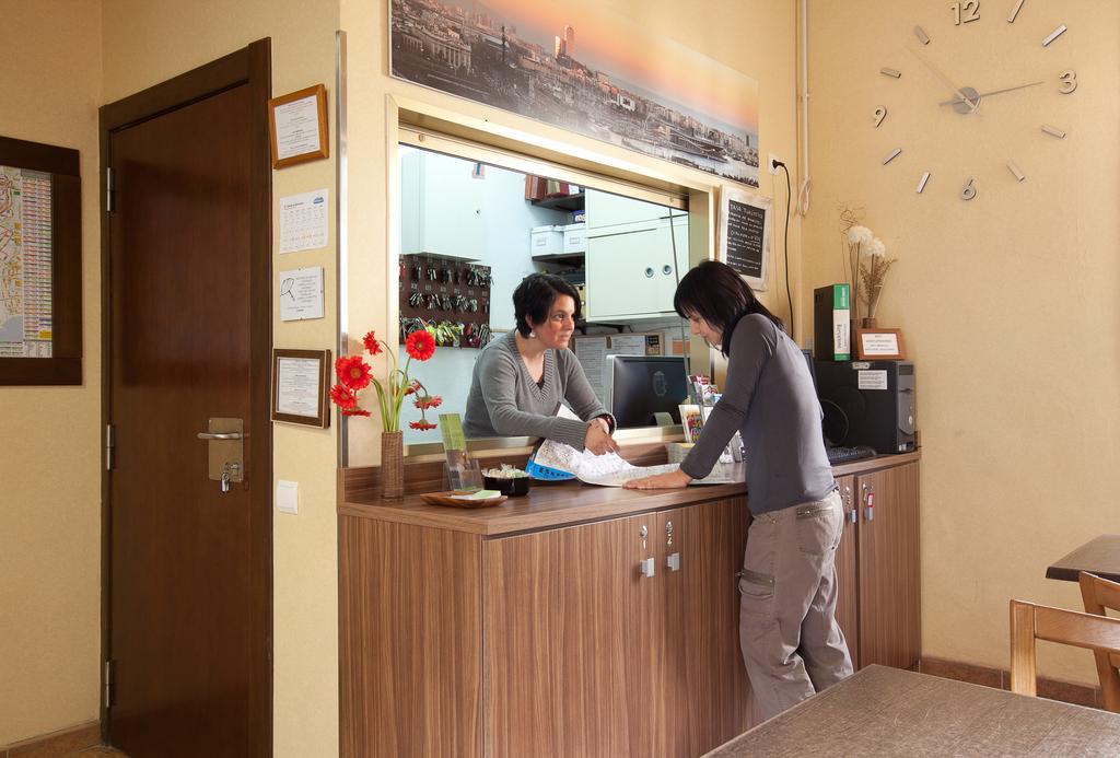 Pension Mariluz Barcelona Exteriör bild