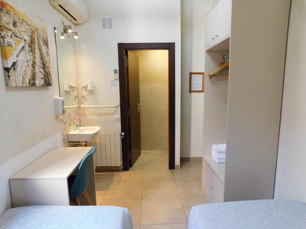 Pension Mariluz Barcelona Exteriör bild