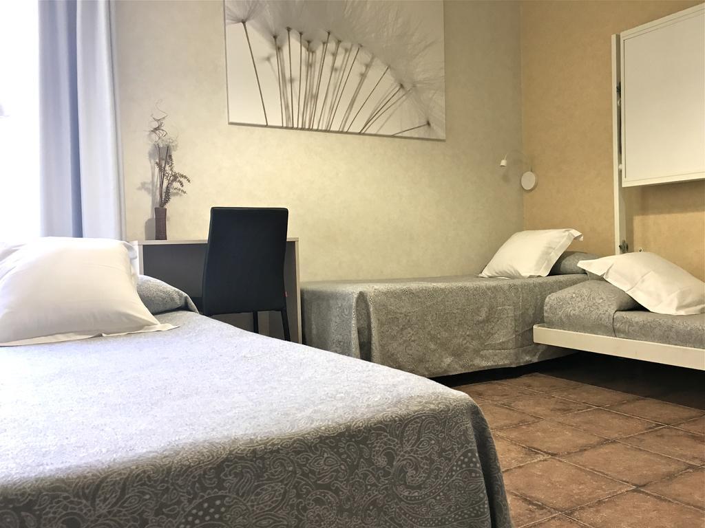 Pension Mariluz Barcelona Exteriör bild