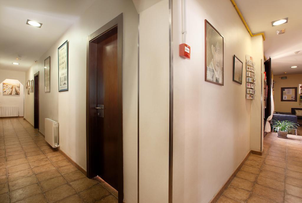 Pension Mariluz Barcelona Exteriör bild