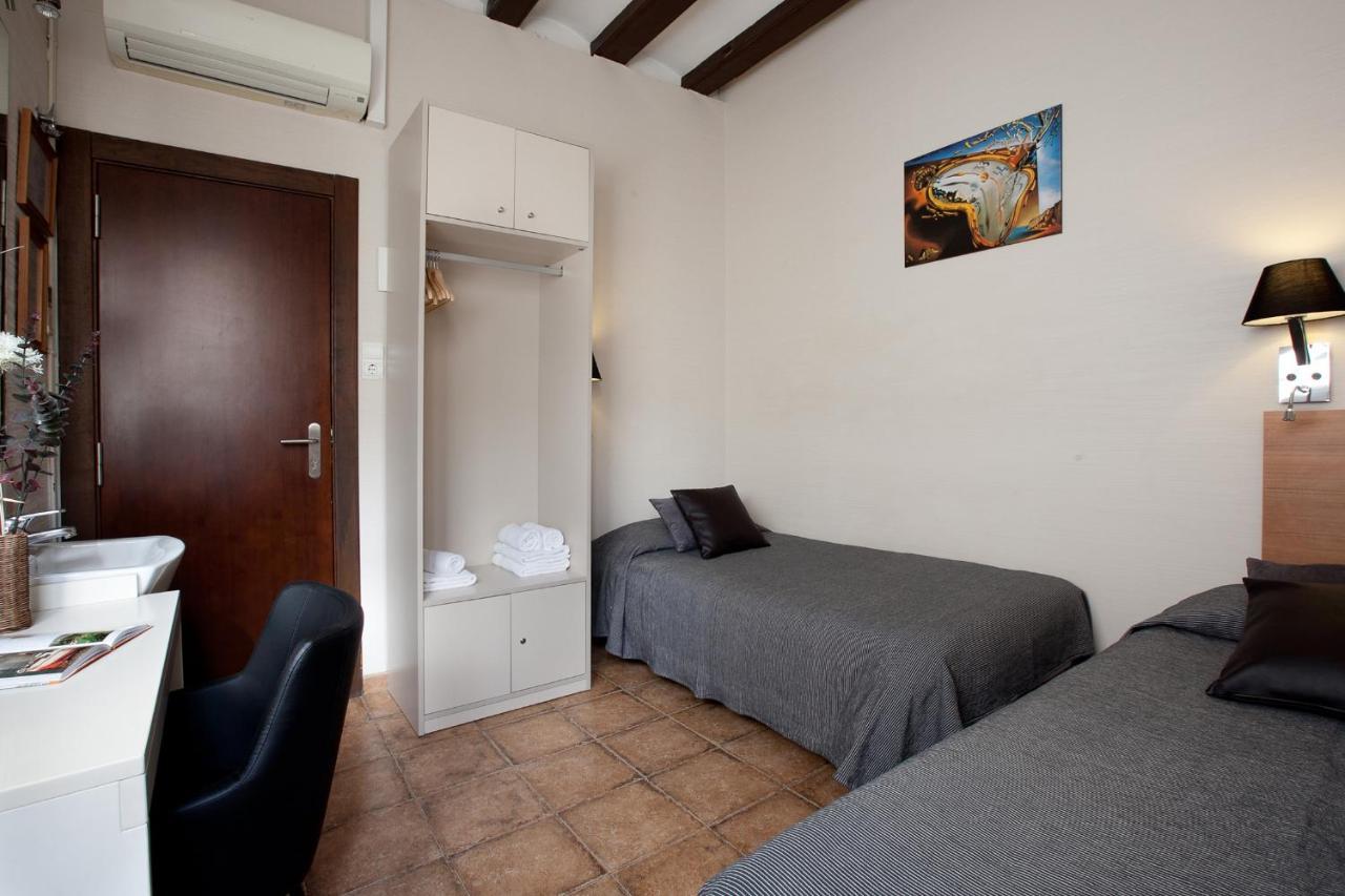 Pension Mariluz Barcelona Exteriör bild
